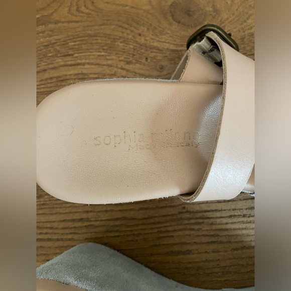 Sophia Milano size 7.5 light grey suede sandal - Picture 5 of 9